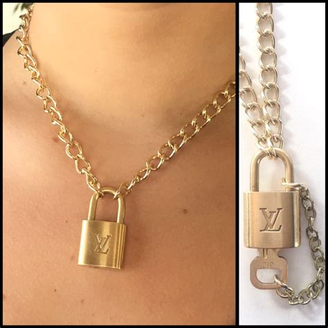 louis vuitton lock necklace gold.